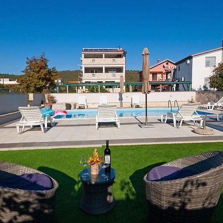 Apartment Tony With Private Pool Сукошан Экстерьер фото