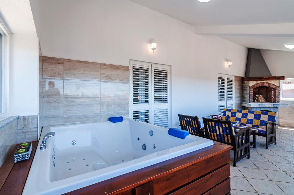 Apartment Tony With Private Pool Сукошан Экстерьер фото